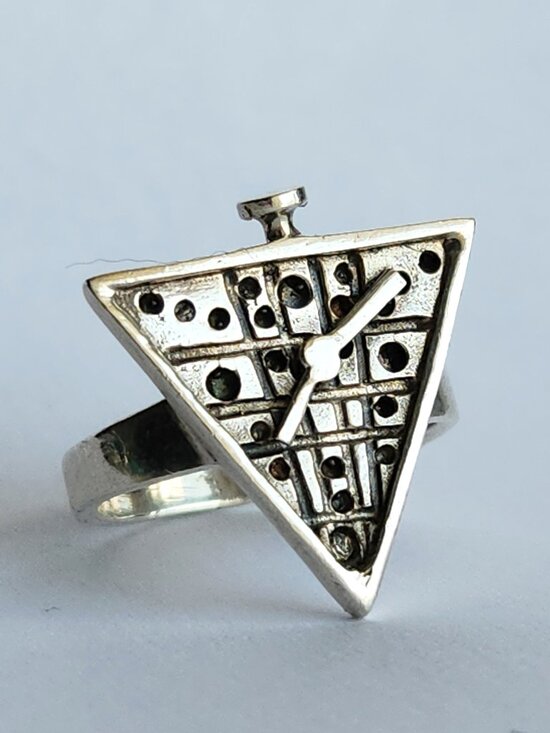 Vintage Jewelry - Vintage sterling silver 80s funky sci-fi style triangular clock ring